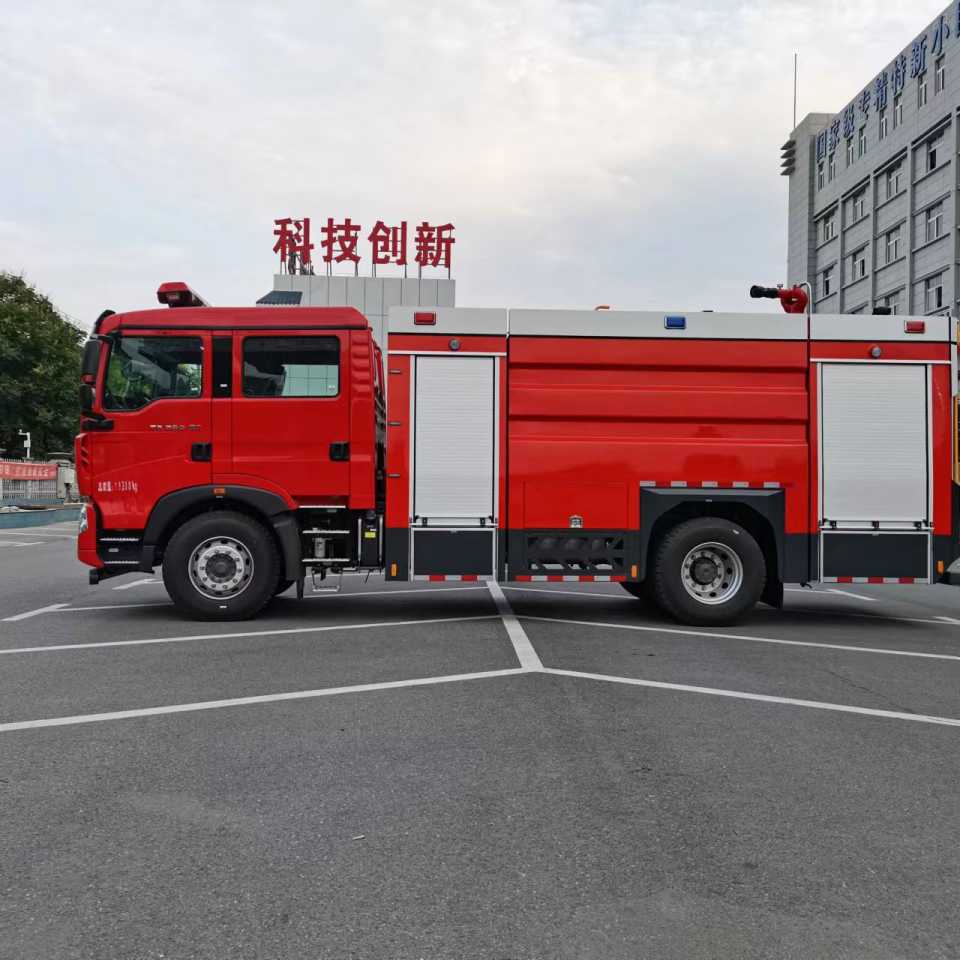 国六   8吨豪沃泡沫消防车