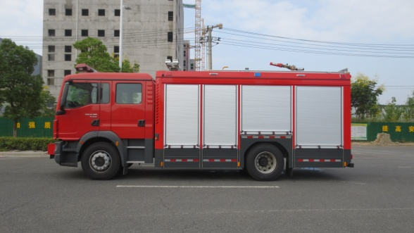 4T压缩空气泡沫城市主战消防车